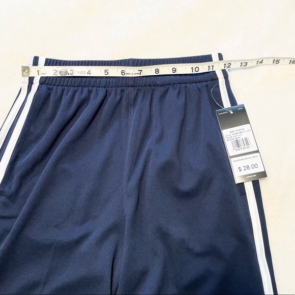 🆕Boys Adidas Classic Three-Stripe Shorts - Picture 12 of 13